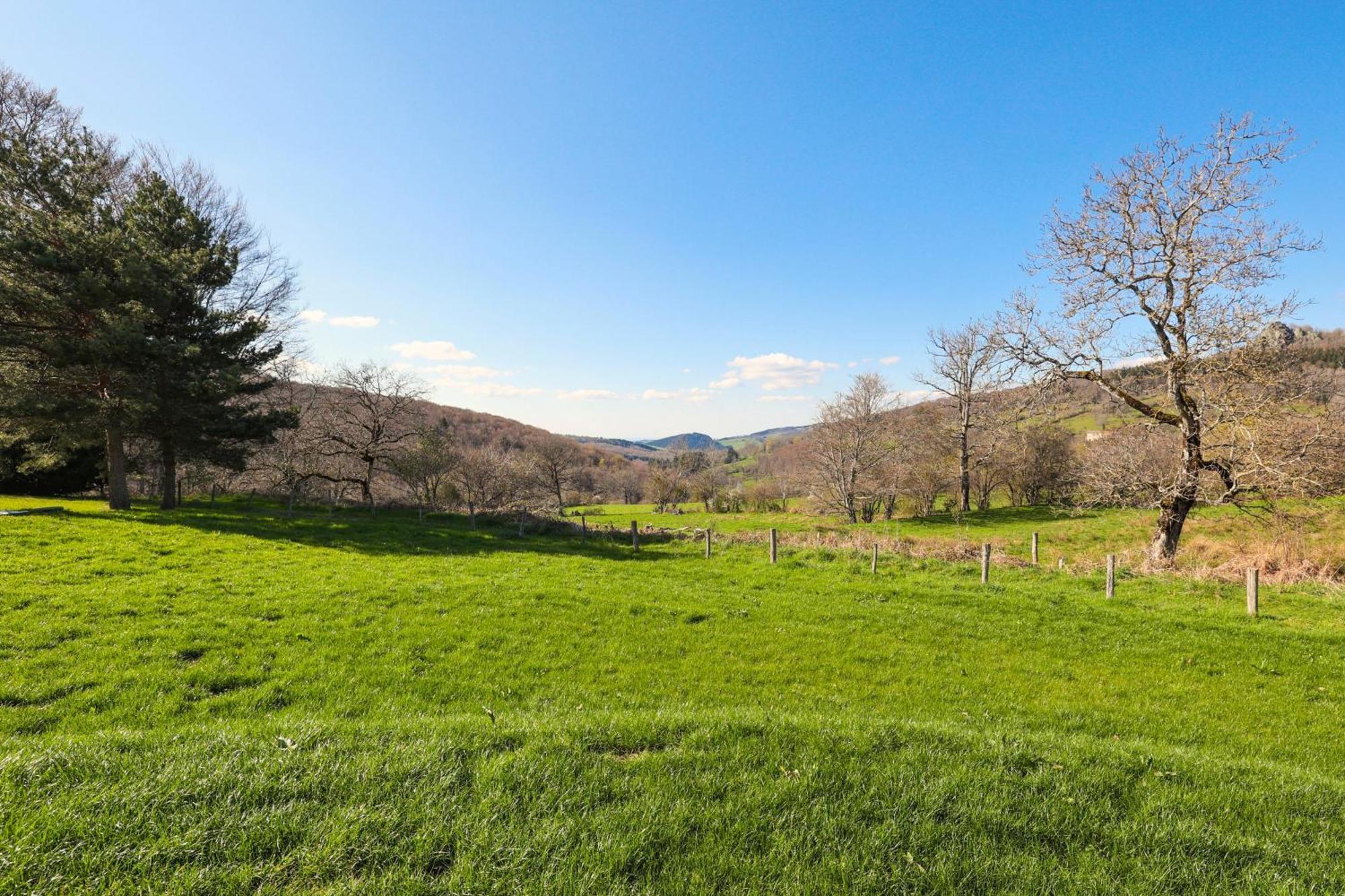 Villa de luxe, nichée dans les montagnes Lavoine Extérieur photo