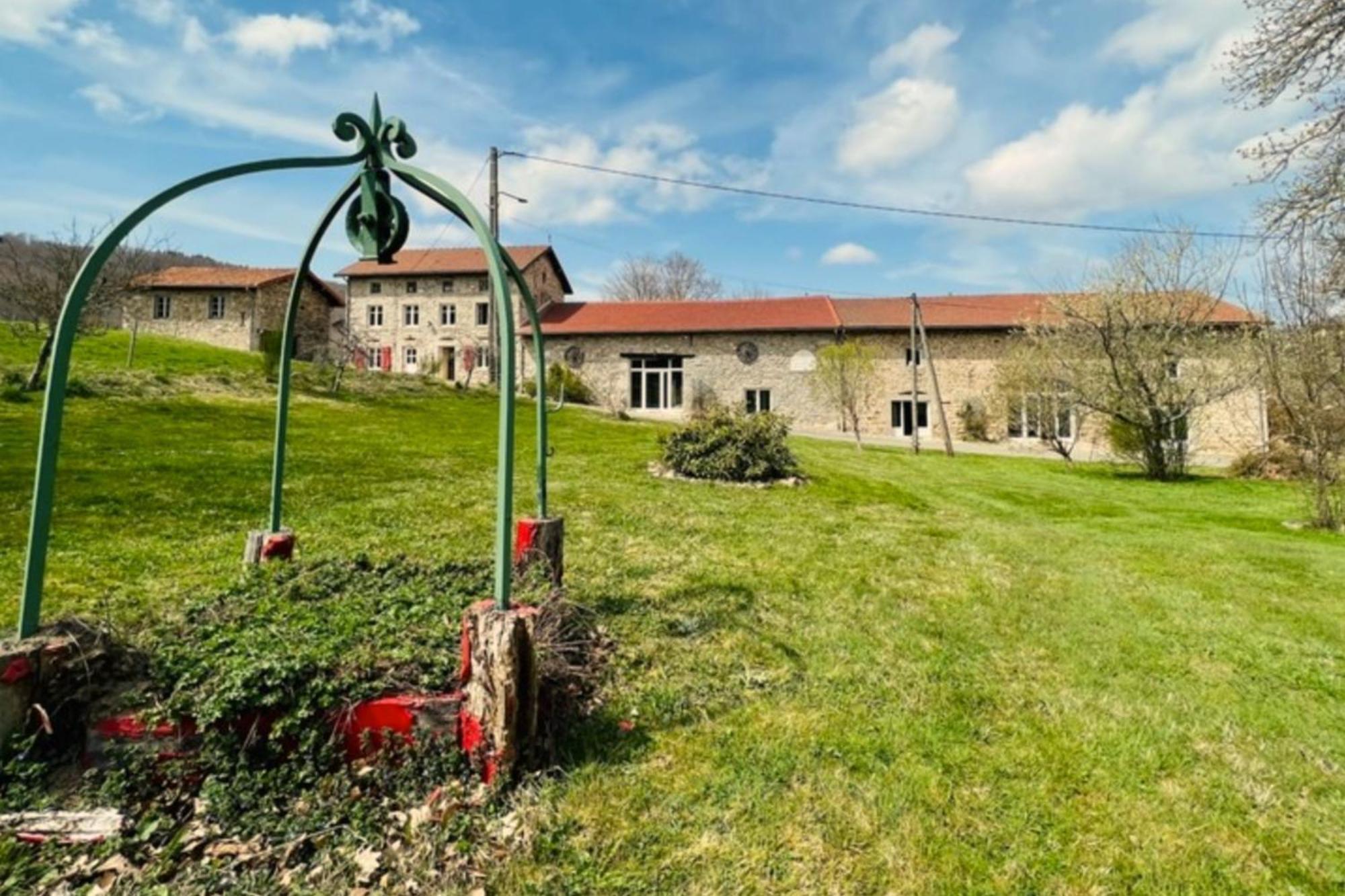 Villa de luxe, nichée dans les montagnes Lavoine Extérieur photo