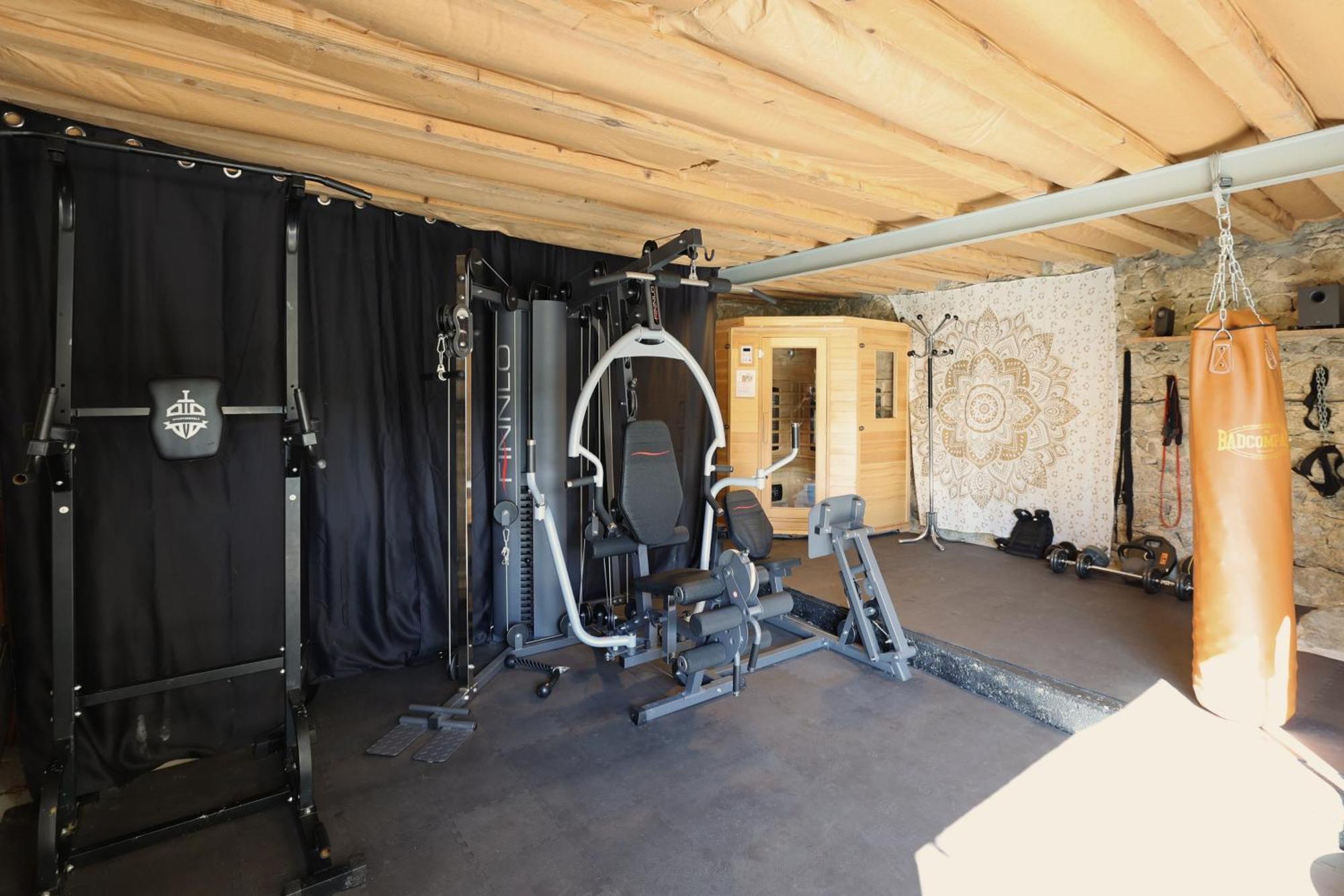 Villa de luxe, nichée dans les montagnes Lavoine Extérieur photo